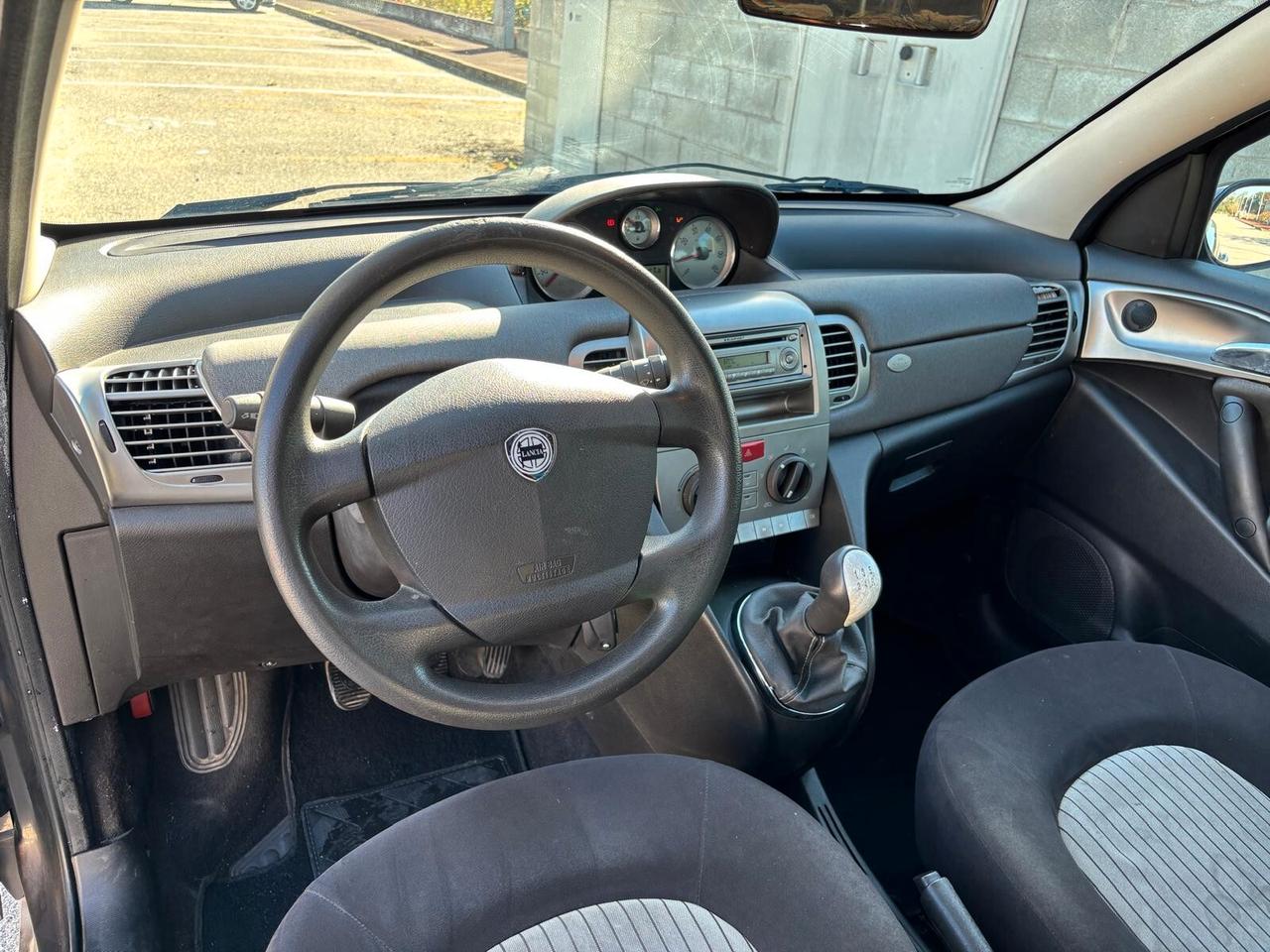 Lancia Ypsilon 1.3 MJT 75 CV Argento