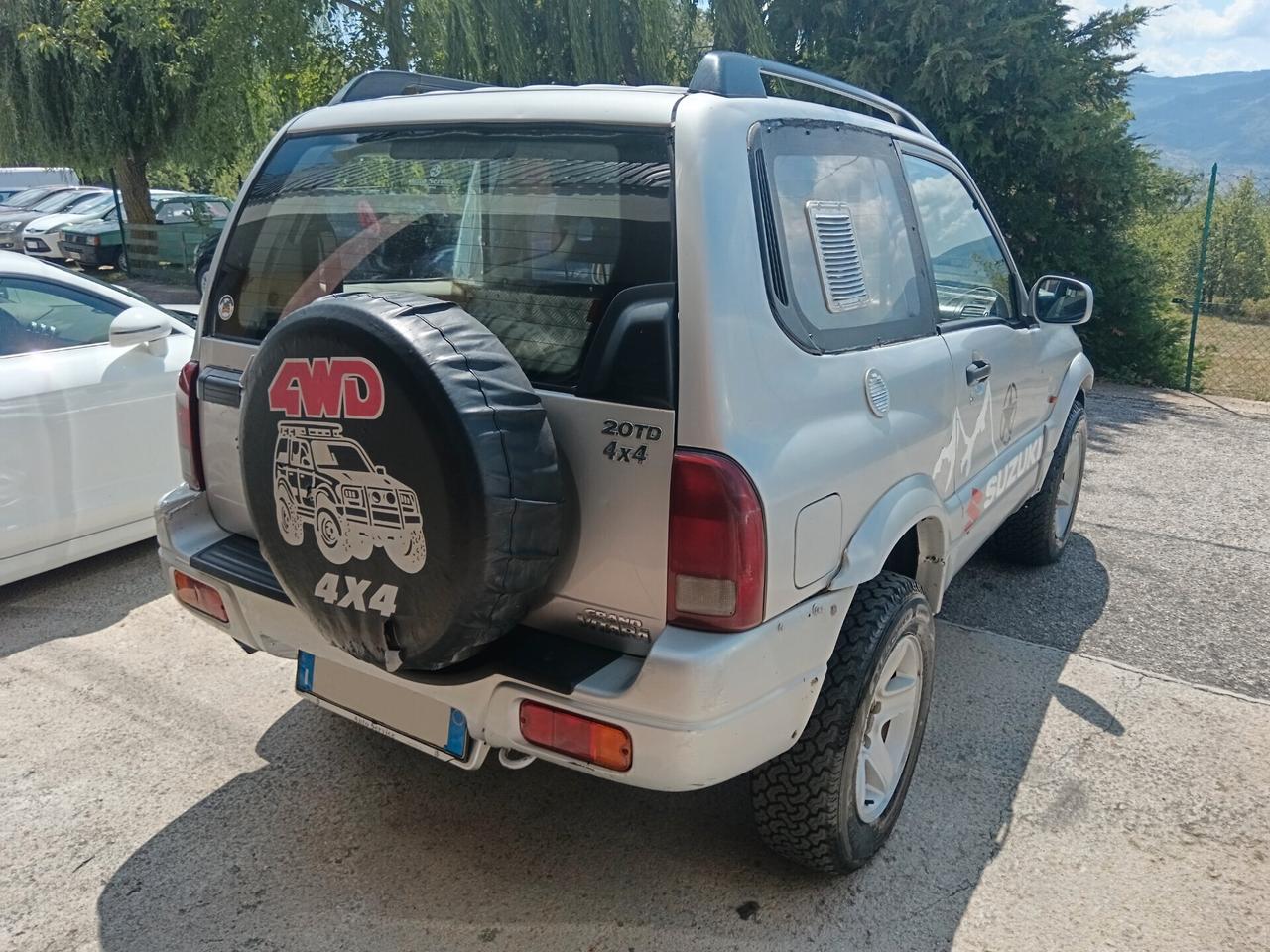 Suzuki Grand Vitara 2.0 TD 4X4 AUTOCARRO 2 POSTI