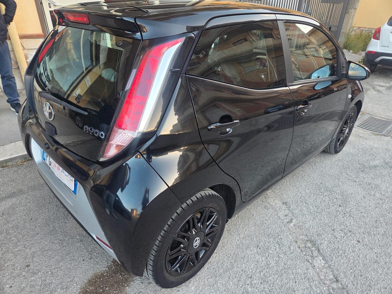 TOYOTA AYGO 1.0 BENZ 70 CV AUTOMATICA KM CERTIFICATI