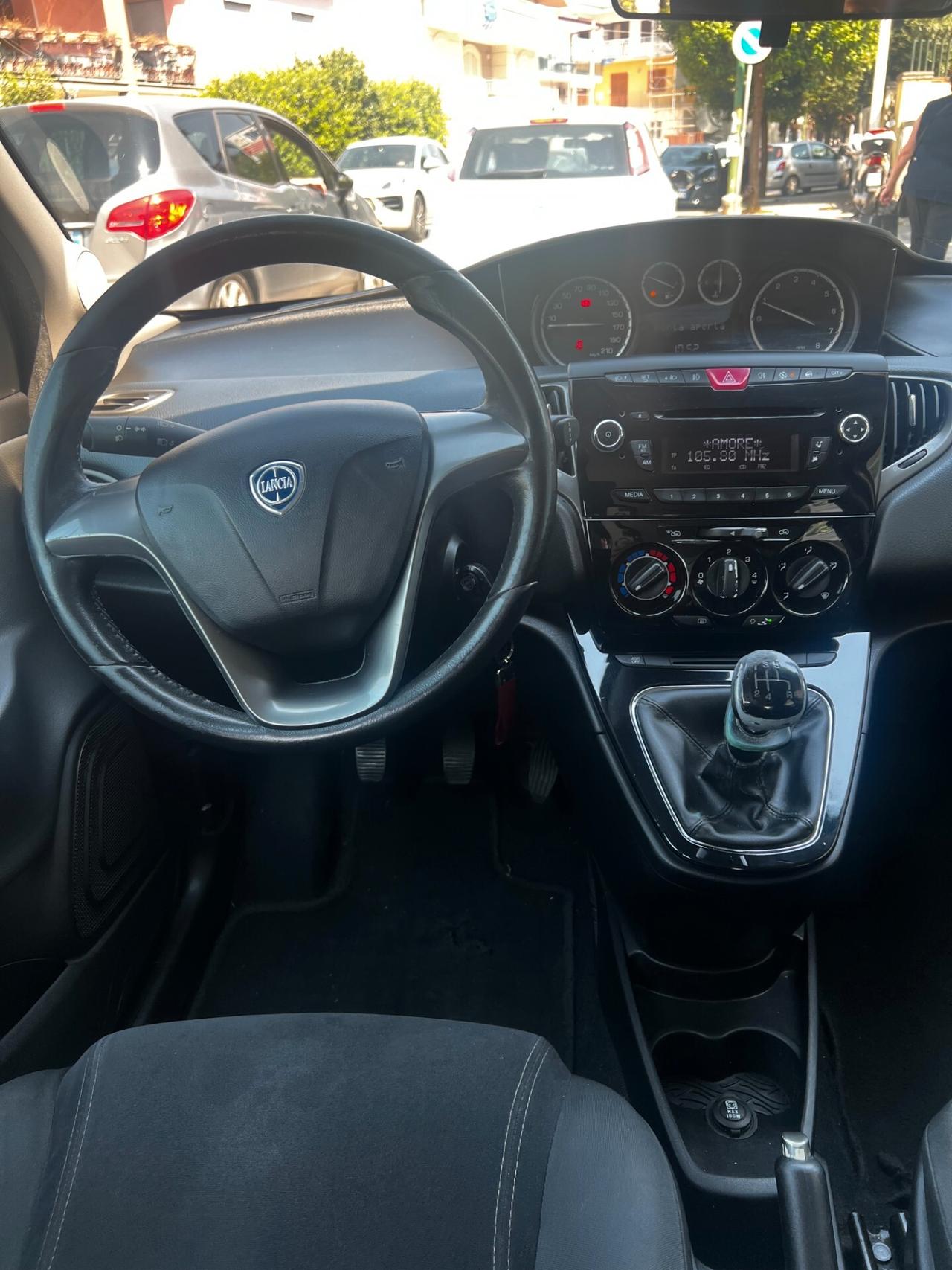 Lancia Ypsilon 1.2 69 CV 5 porte S&S Gold NEOPATENTATI