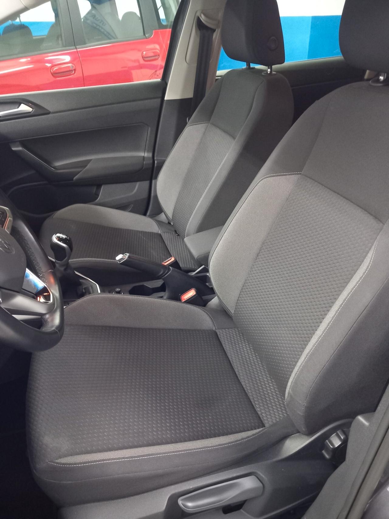 Volkswagen Polo anno 2022 benzina 1.0 km 34 mila