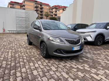 Lancia Ypsilon 1.0 Hybrid Ecochic Gold