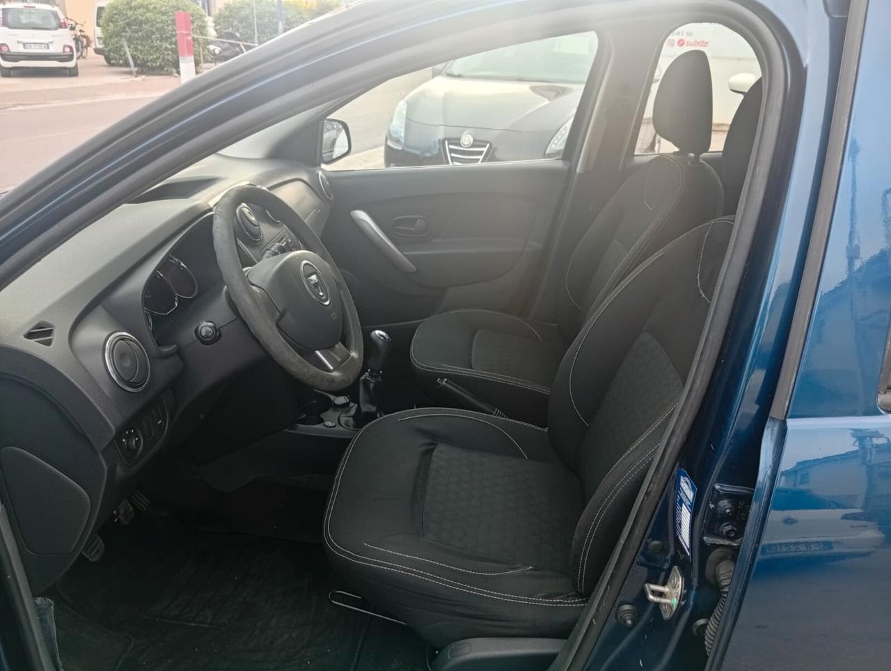 Dacia Sandero 900cc gpl con 12 mesi di garanzia-2016