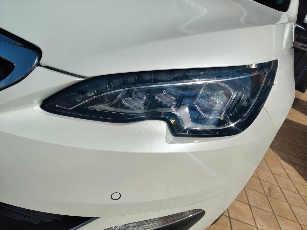 Peugeot 308 BlueHDi 120 S&S EAT6 SW Allure