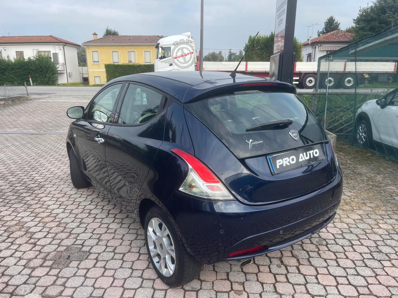 Lancia Ypsilon 1.2 69 CV 5 porte Platinum