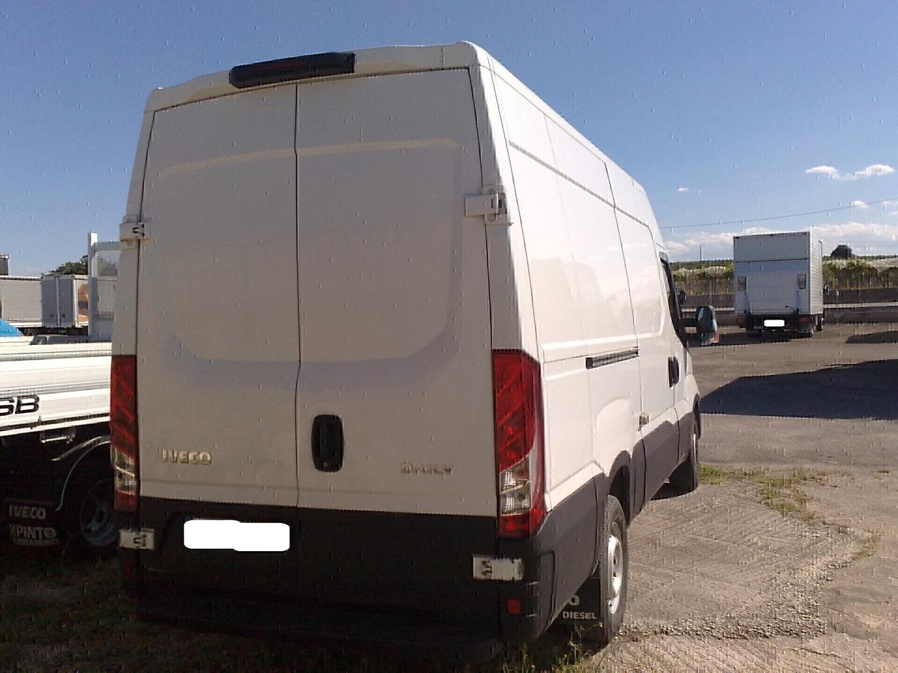 Iveco Daily 35s14 2.3hpt furgone di serie - 2018
