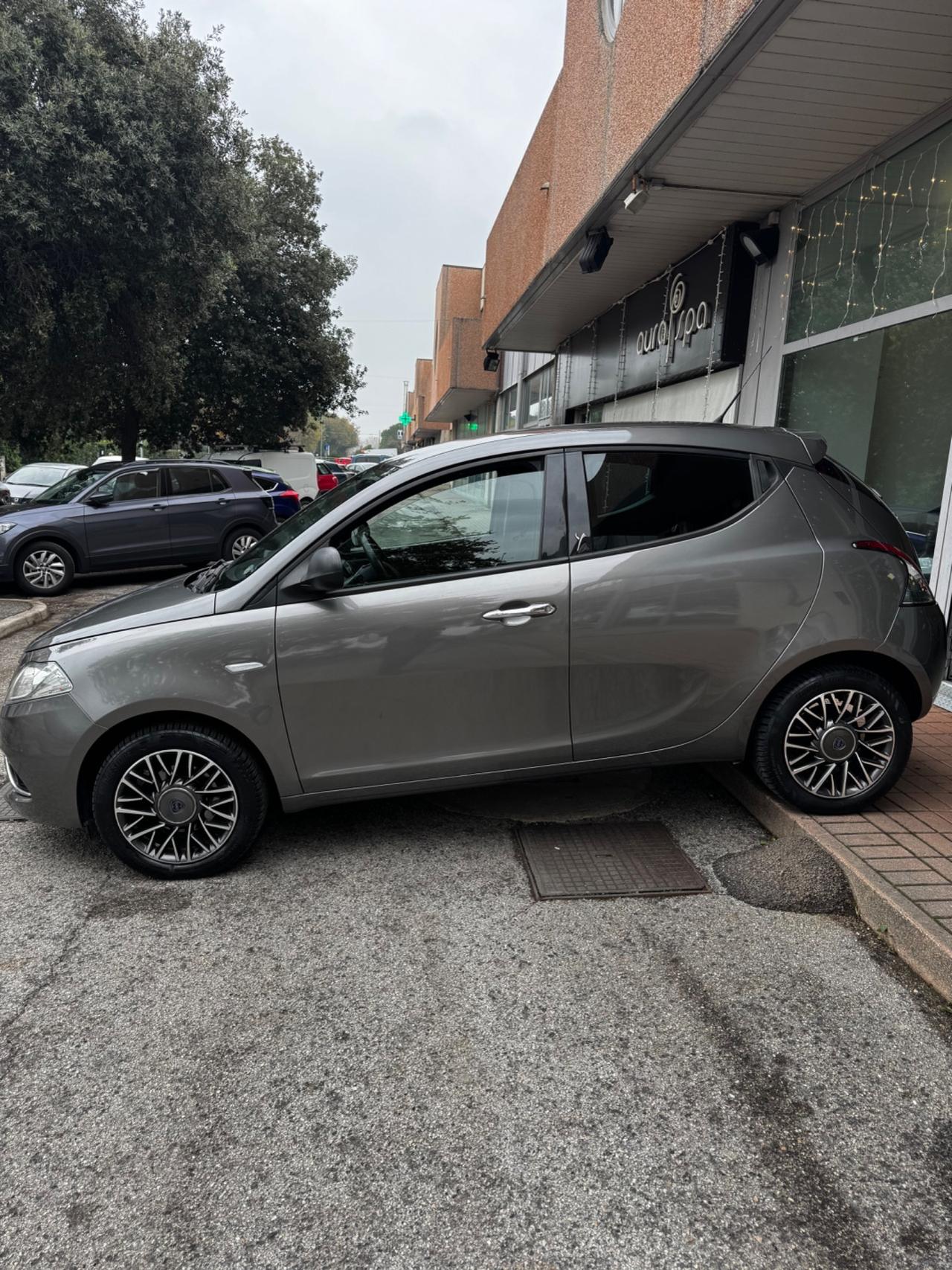 Lancia Ypsilon 1.2 69 CV 5 porte