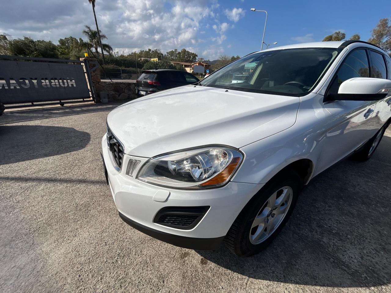 Volvo XC 60 XC60 D5 AWD Geartronic Momentum