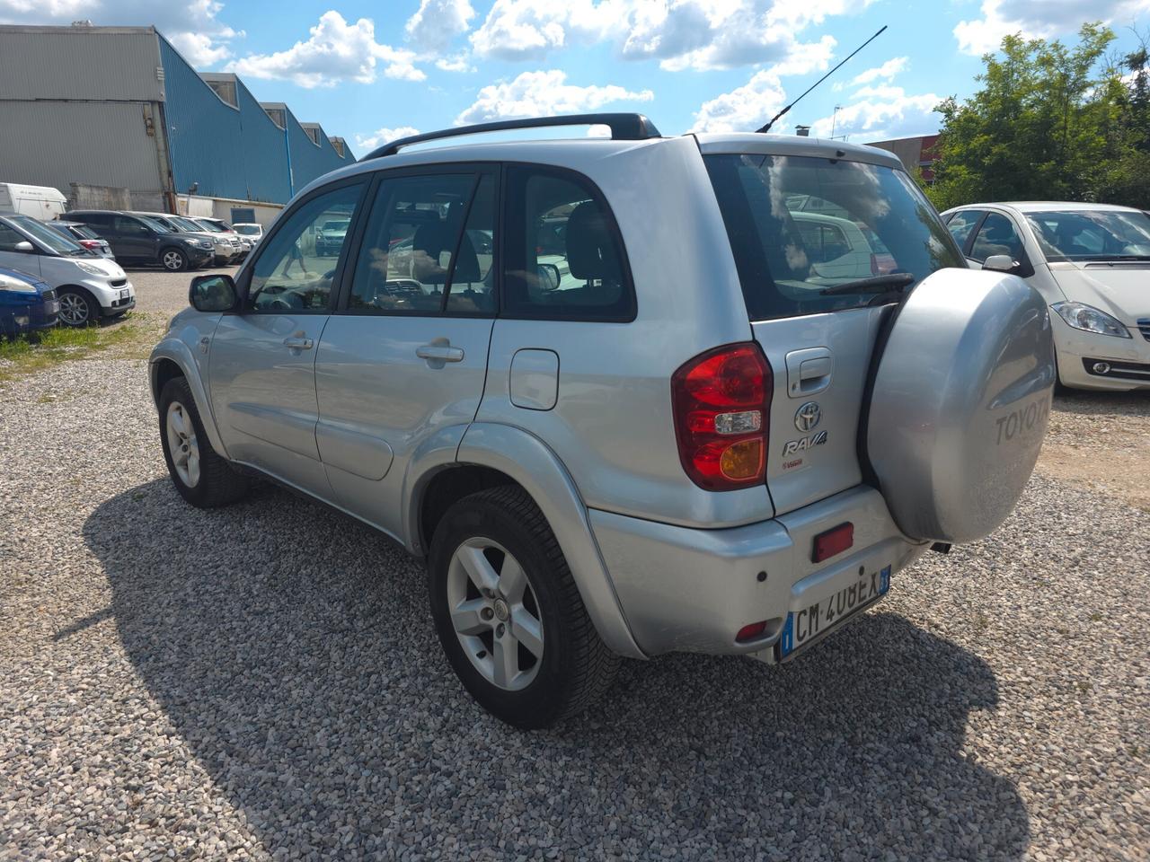 Toyota RAV 4 RAV4 2.0 Tdi D-4D cat 5 porte Sol