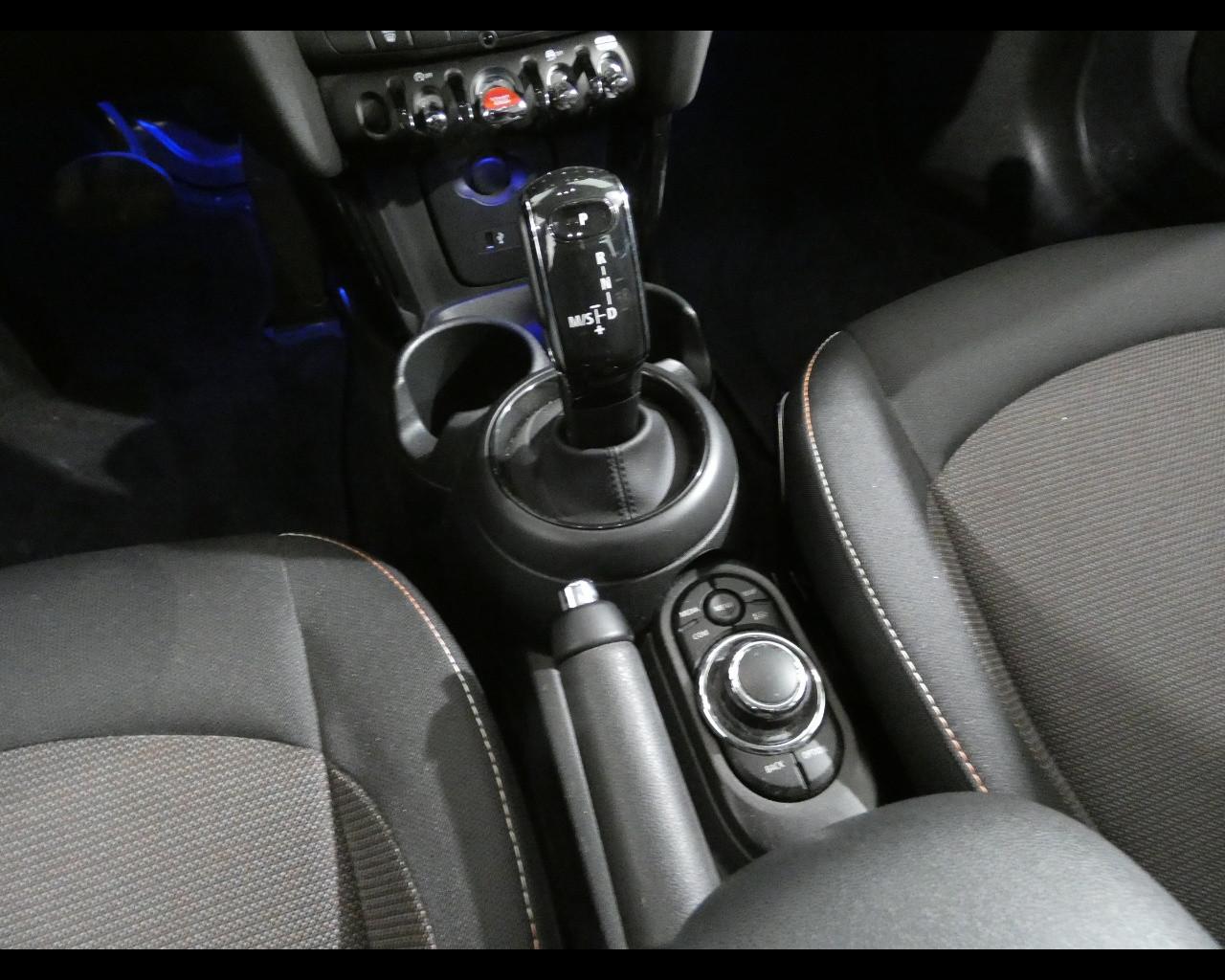 MINI Mini 5 porte (F55) - Mini 1.5 Cooper Classic 5 porte