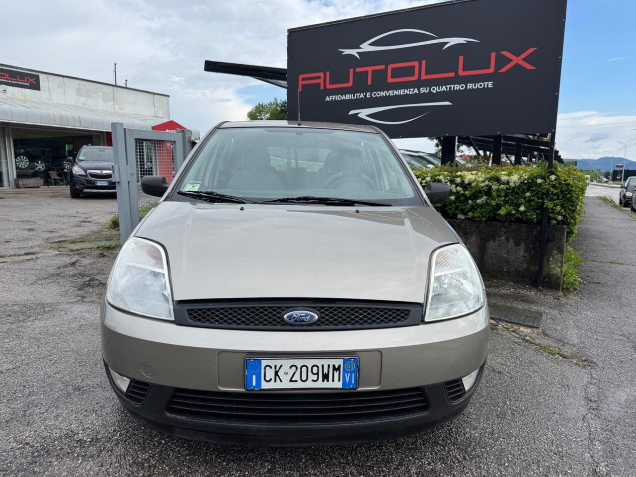 Ford Fiesta 1.2 16V 5p. Ghia