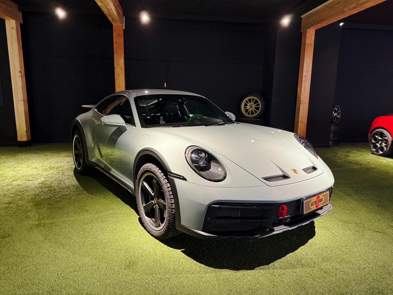 Porsche 911 Coupe 3.0 Dakar auto