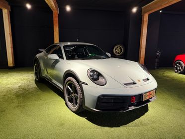 Porsche 911 Coupe 3.0 Dakar auto