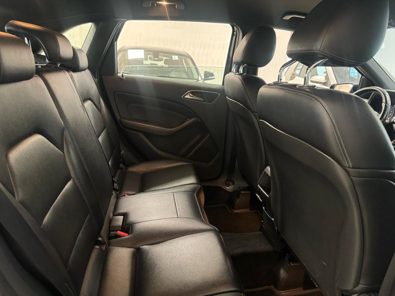 Mercedes-benz B 180 B 180 d Automatic Premium
