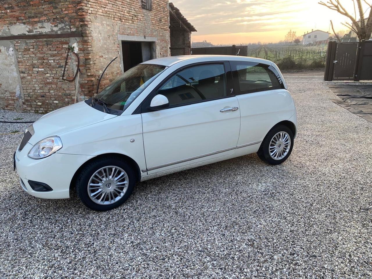 Lancia Ypsilon 1.2 69 CV Elle