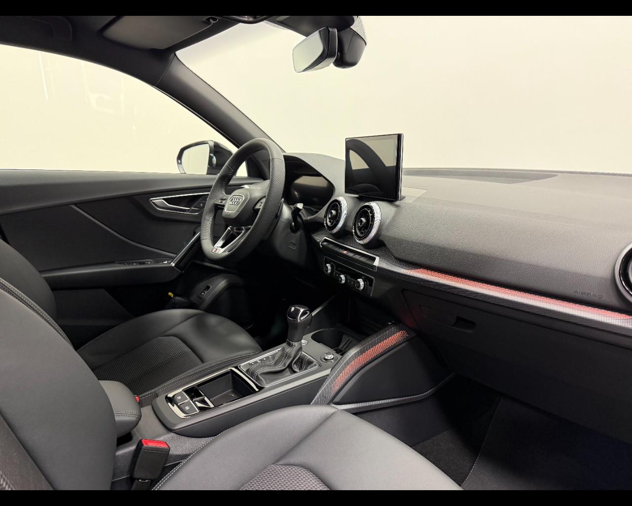 AUDI Q2 35 TDI S-TRONIC IDENITITY BLACK