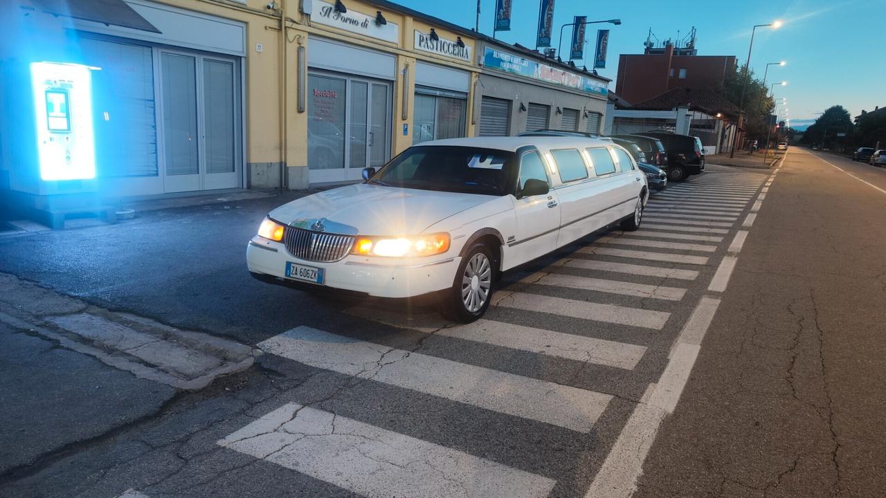 Limousine. Paris