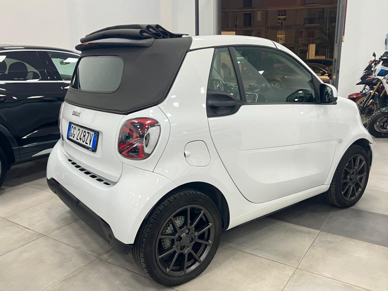 Smart ForTwo EQ cabrio Edition one - anno 2021 - km 33.000