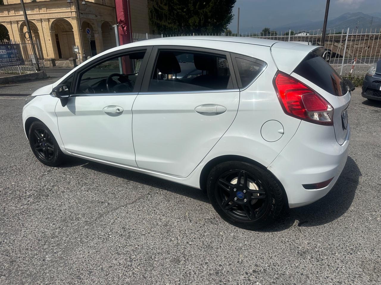 Ford Fiesta 1.5 TDCi 75CV 5 porte Titanium