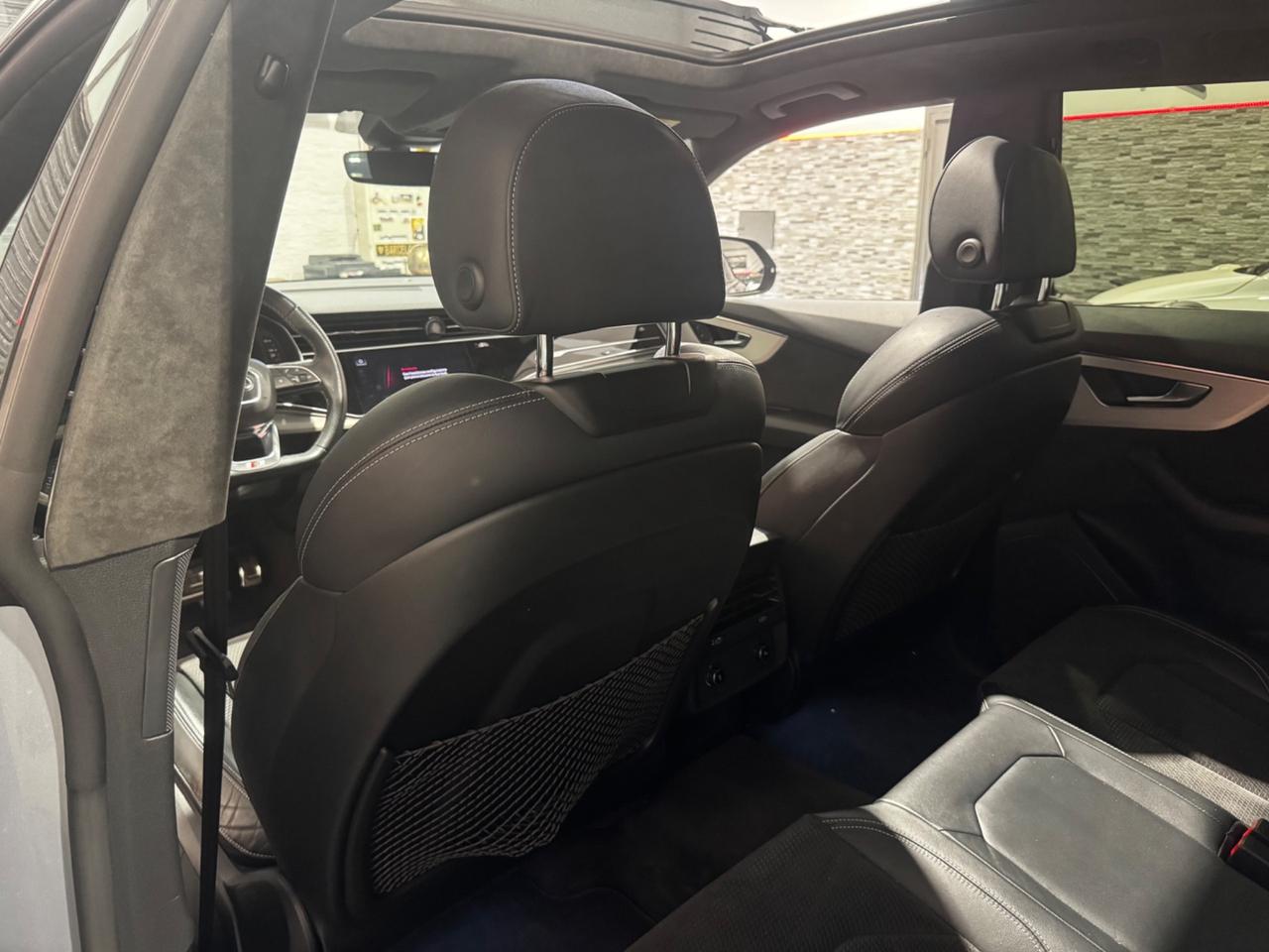 Audi Q8 SQ8 TDI quattro tiptronic sport attitude