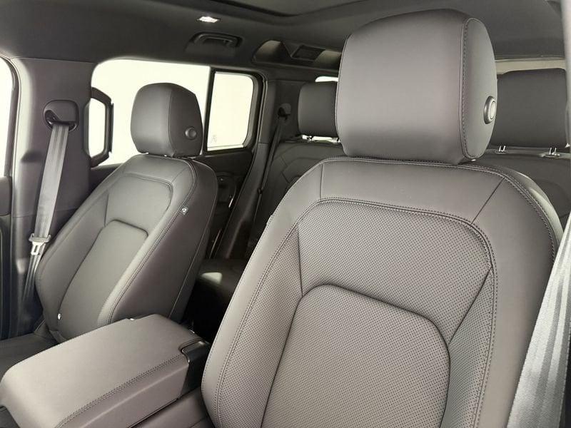 Land Rover Defender D250 AWD Auto 110 X-Dynamic SE