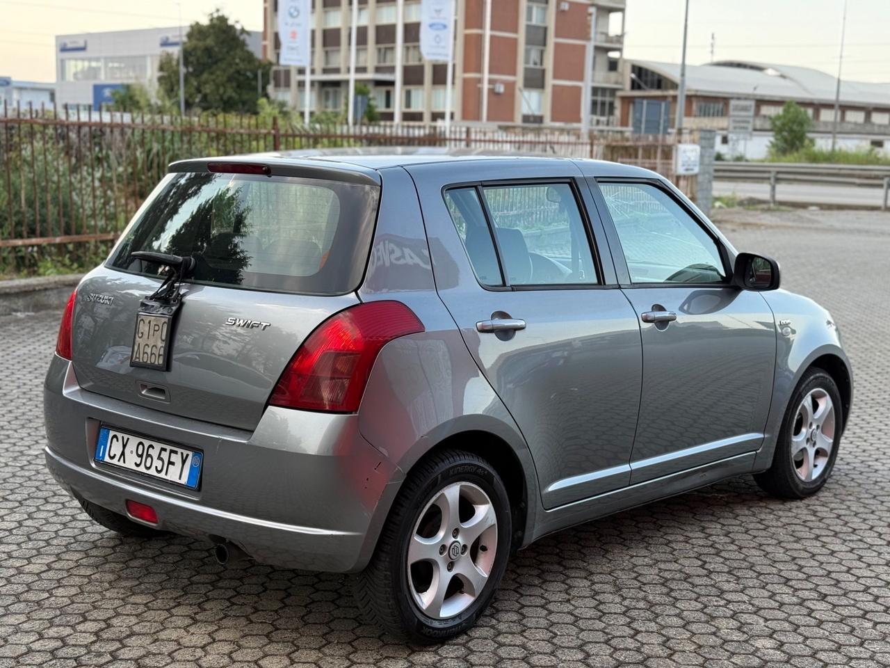 Suzuki Swift 1.3 DDiS 5p. GLX