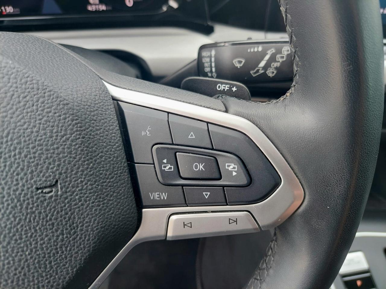 VOLKSWAGEN Golf 1.0 eTSI EVO DSG Life - 2023
