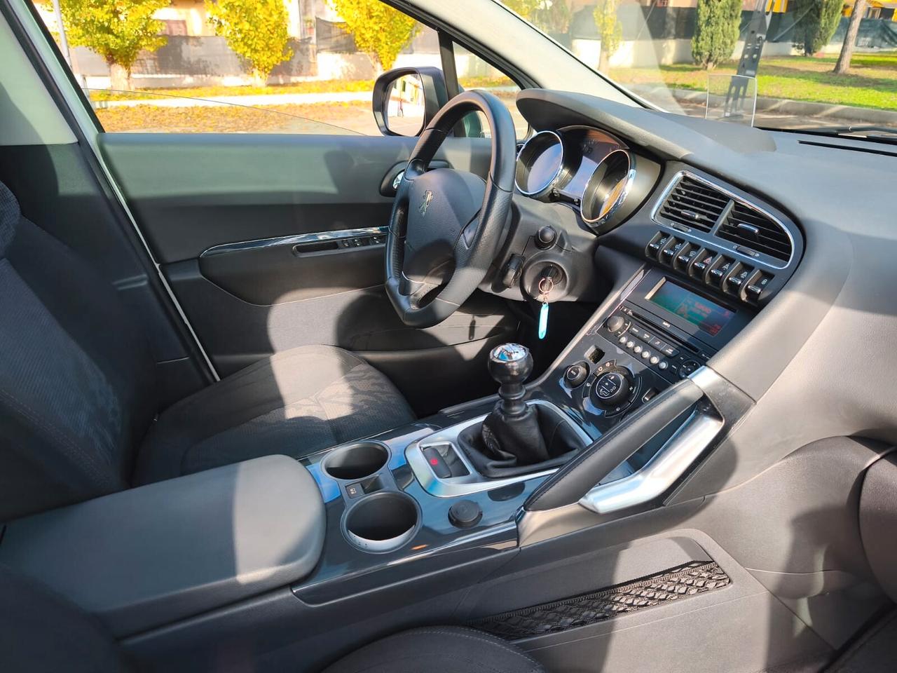 Peugeot 3008 1.6 HDi 110CV Outdoor