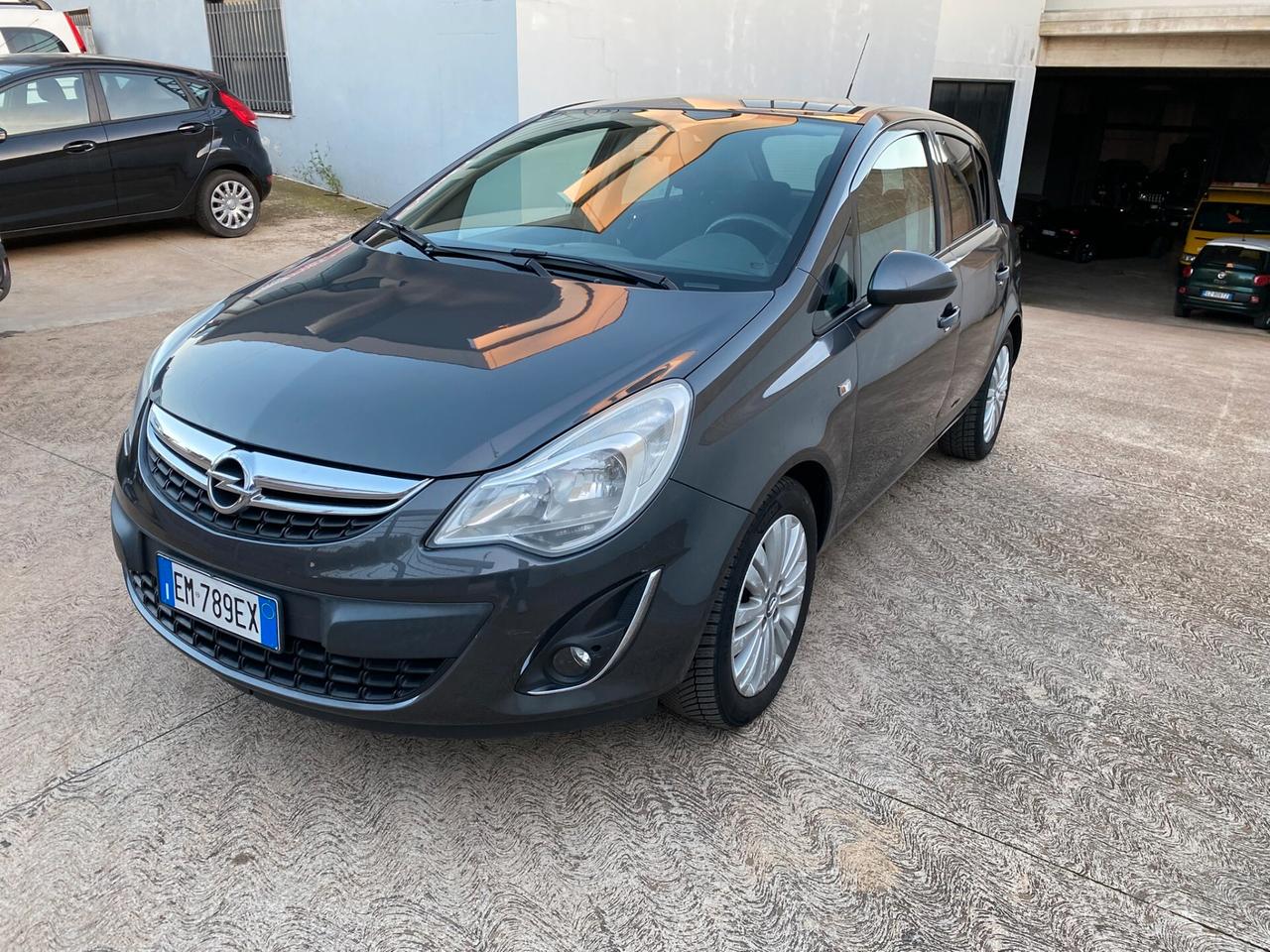 Opel Corsa 1.2 benzina 86cv | 2012