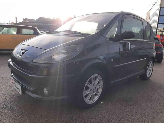 PEUGEOT 1007 1.4 HDi Trendy *