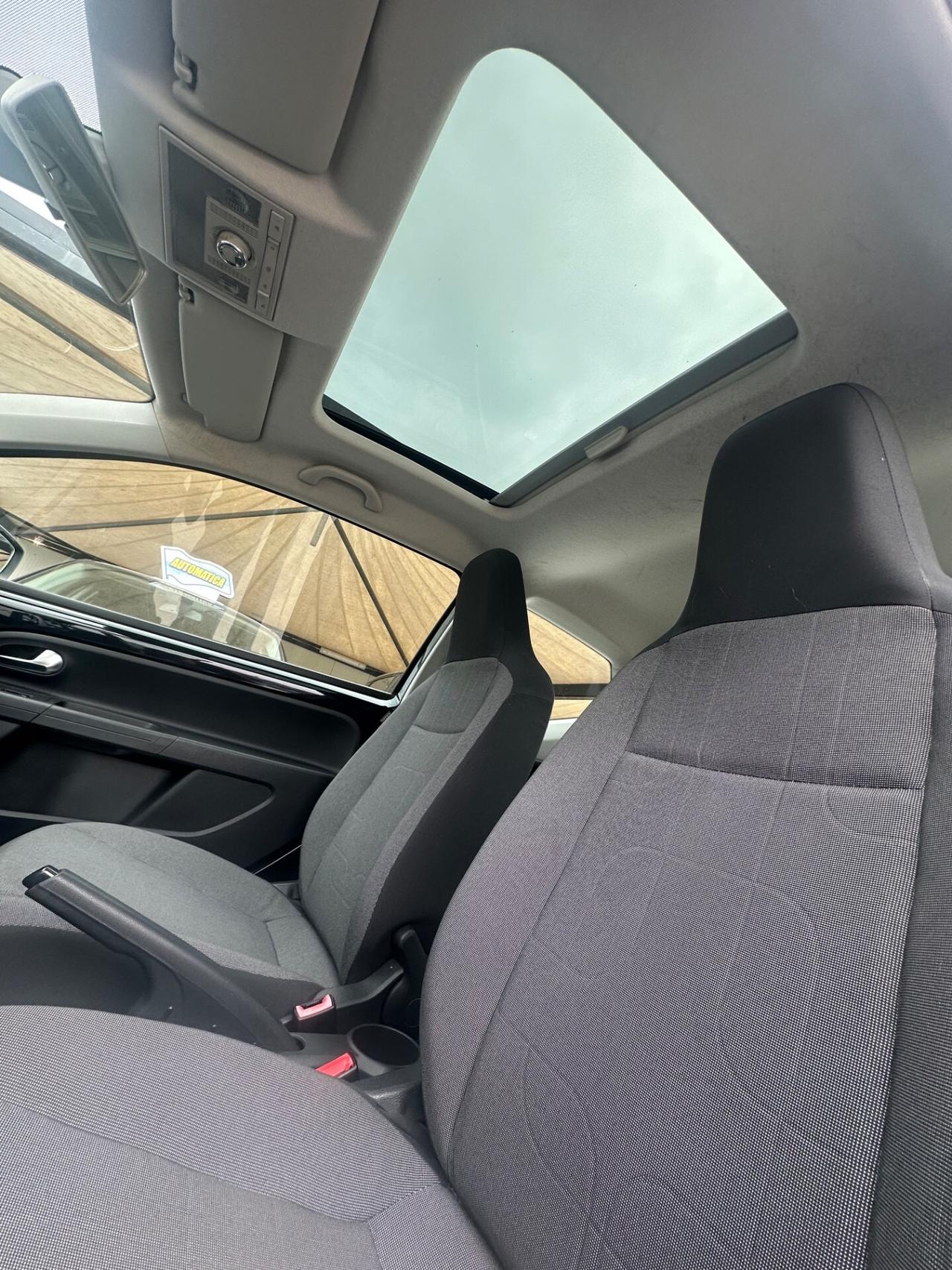 Volkswagen UP! 1.0 METANO 2013 - TETTO PANORAMICO