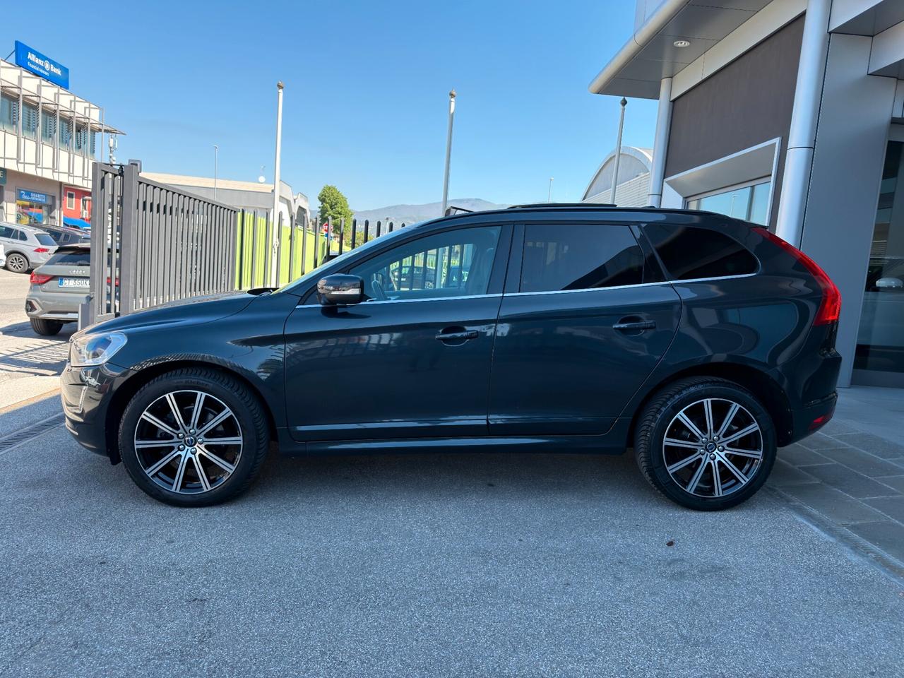 Volvo XC 60 XC60 D4 AWD Geartronic Summum DISTRIBUZIONE OK TETTO APRIBILE