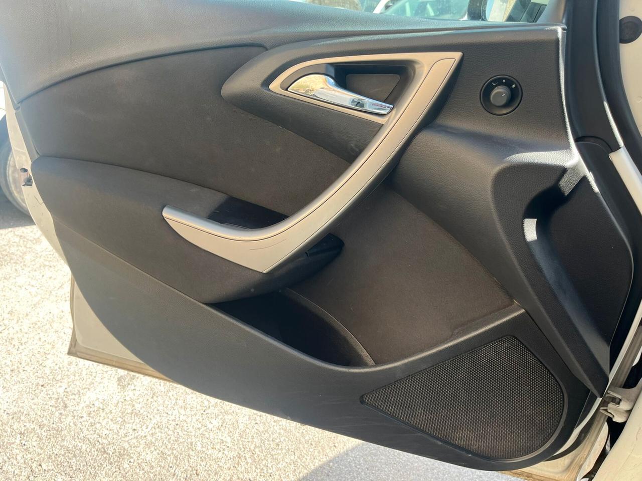 Opel Astra 2.0 CDTI 165CV Sports Tourer Cambio Automatico