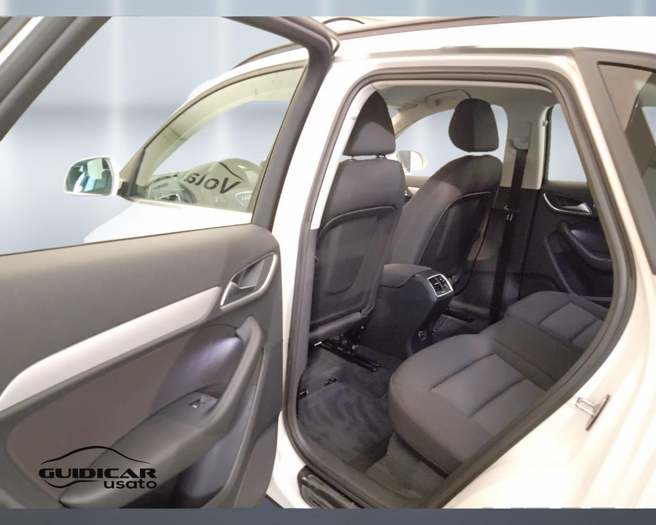 AUDI Q3 I 2015 - Q3 2.0 tdi Business 120cv s-tronic