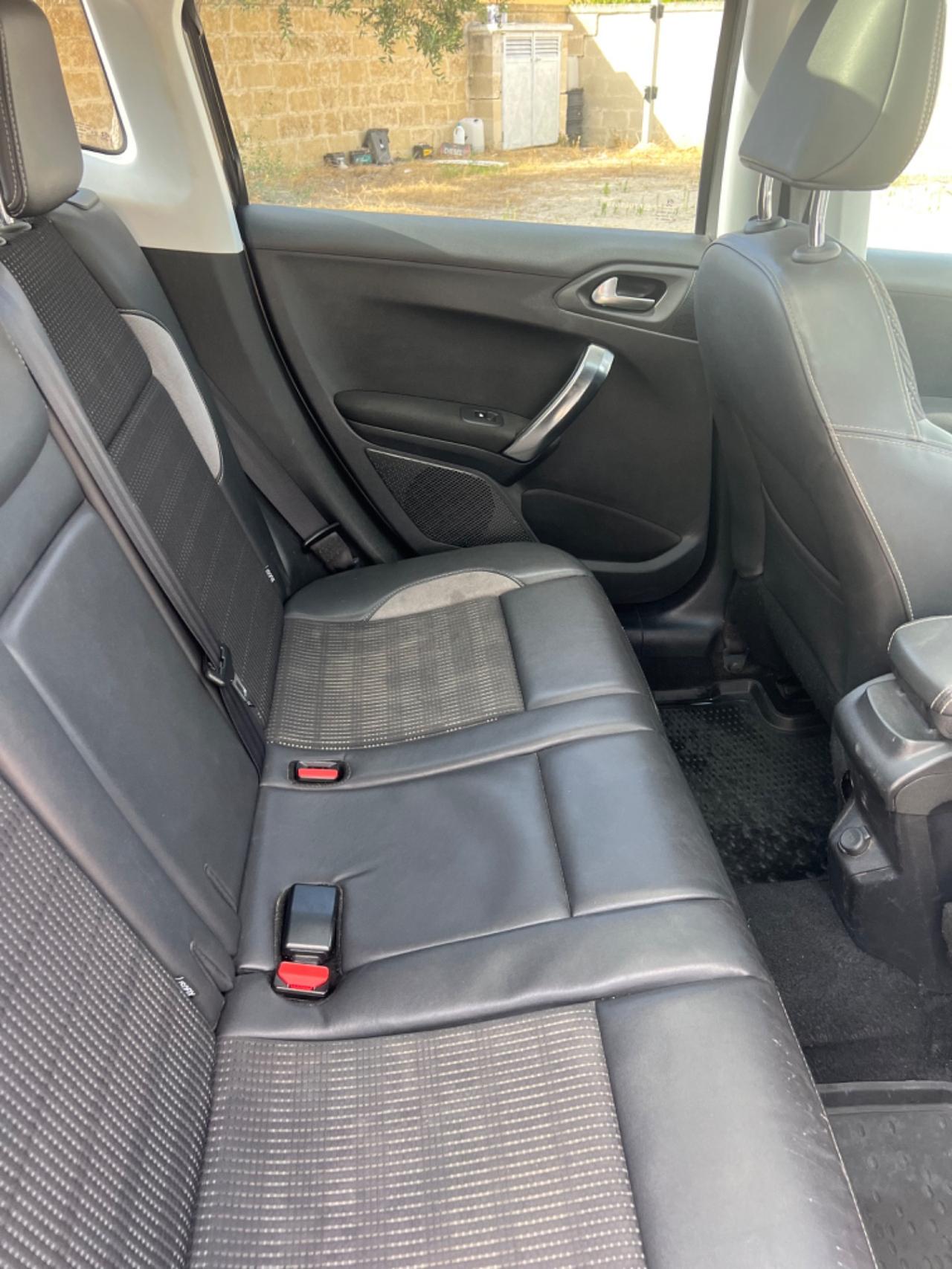 Peugeot 2008 1.6 e-HDi 115 CV Stop&Start Allure con tetto panoramico
