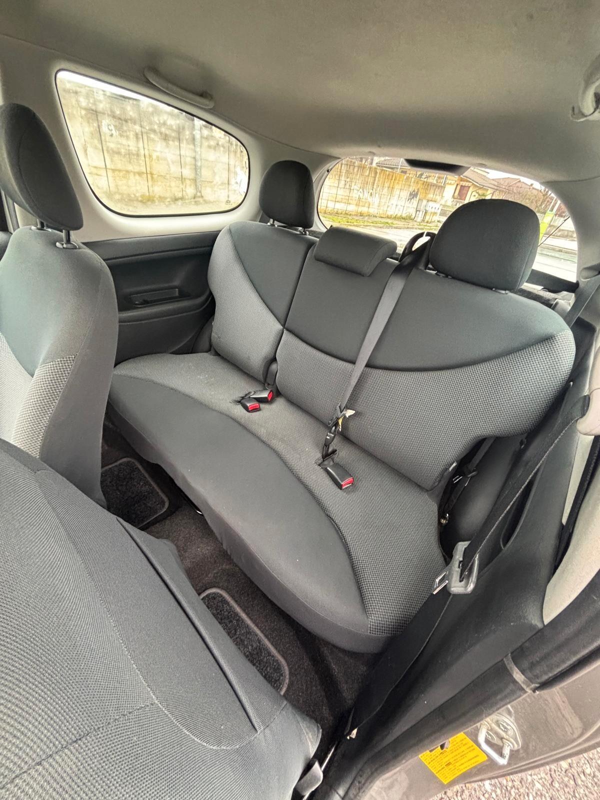 Toyota Yaris 1.0i 16V cat 5 porte