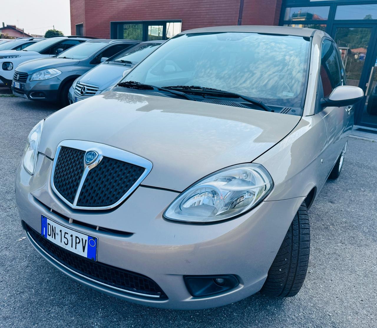 Lancia Ypsilon 1.2 Platino