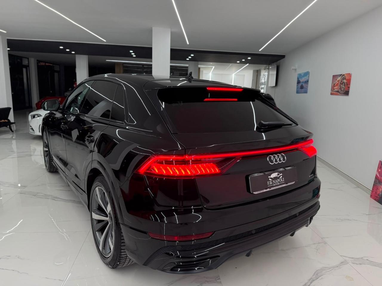 Audi Q8 50 TDI 286 CV quattro Sline