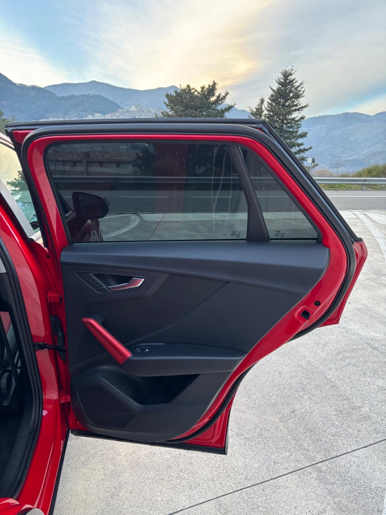 Audi Q2 1.6 TDI S line RED Edition