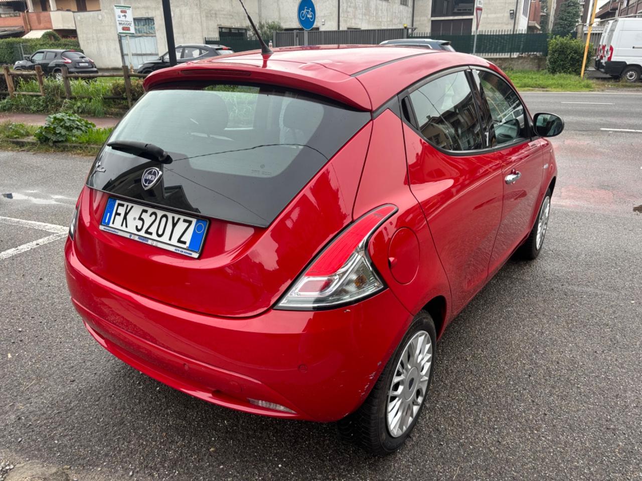 Lancia Ypsilon 1.2 69 CV 5 porte Gold