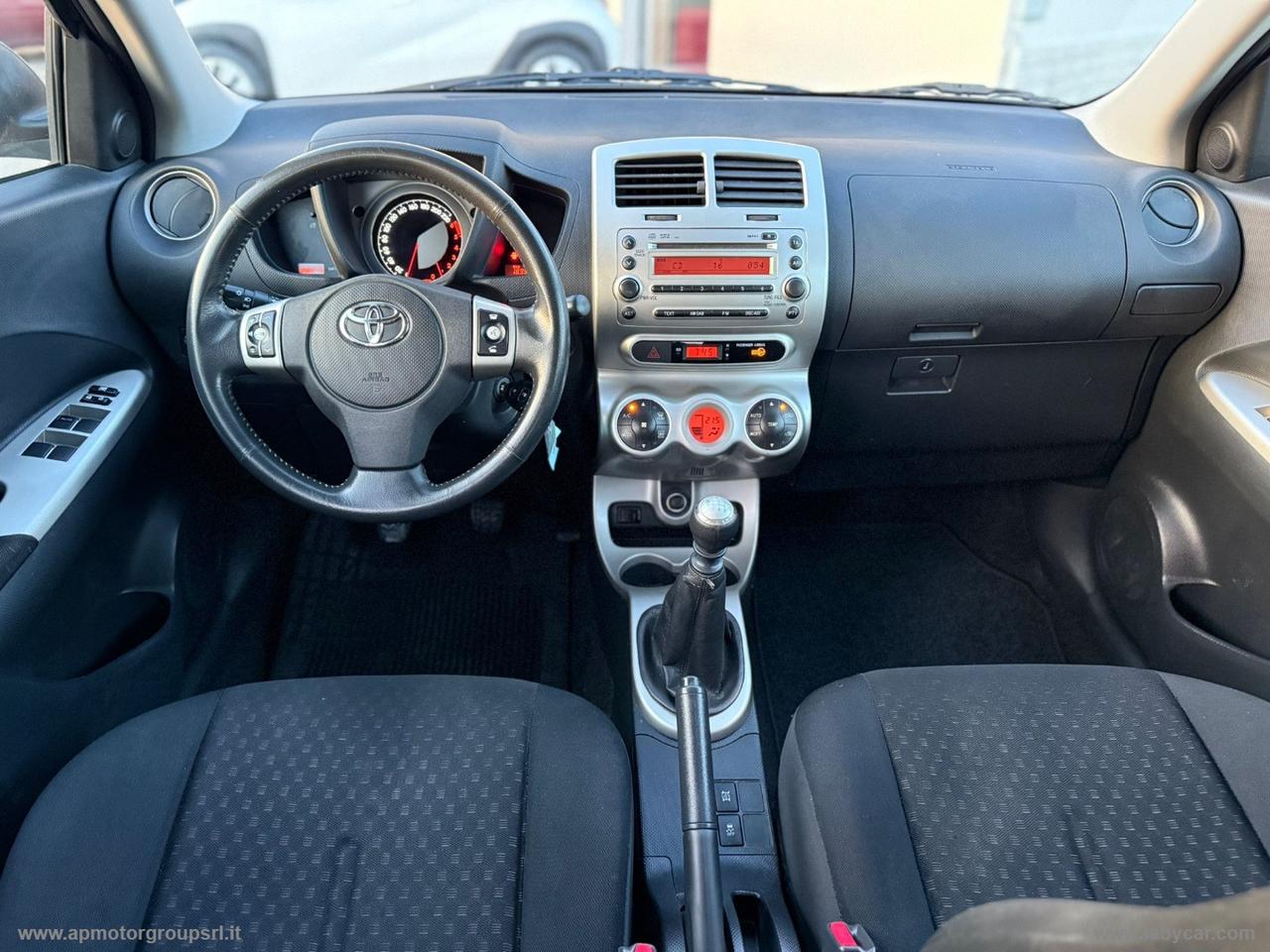 TOYOTA Urban Cruiser 1.4 D-4D AWD Luxury