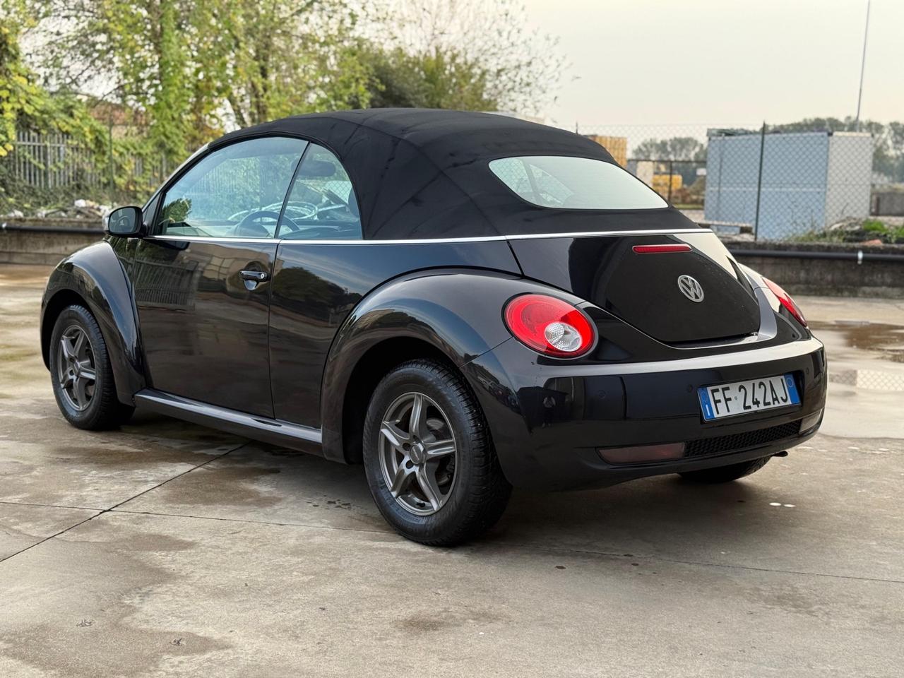 Volkswagen New Beetle 1..4 Cabrio benzina