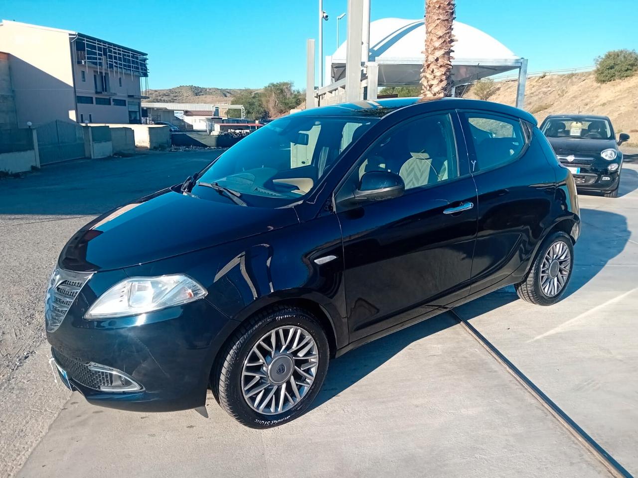 Lancia Ypsilon 1.2 69 CV 5 porte S&S Platinum