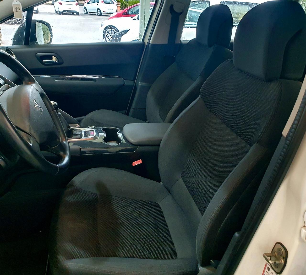 Peugeot 3008 1.6 HDi - 2016 - KM. 157.000