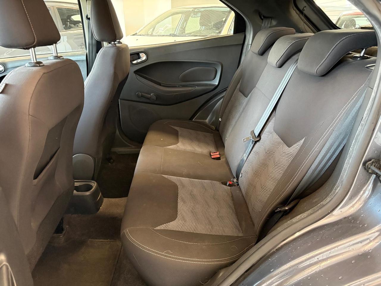 Ford Ka 1.2 Ti-VCT 85CV Black & White -