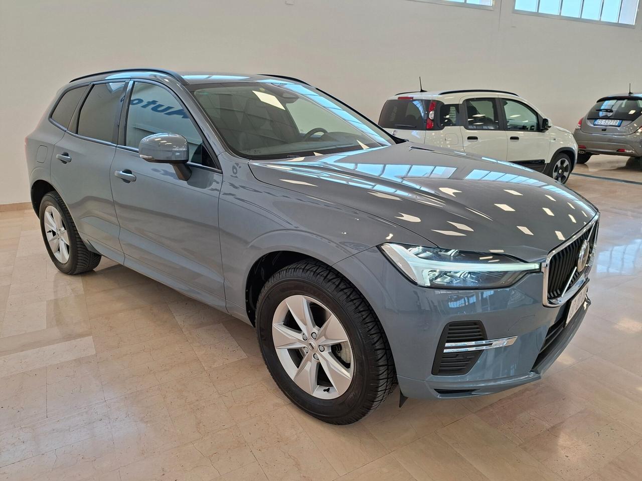 Volvo XC 60 XC60 B4 (d) automatico Momentum awd