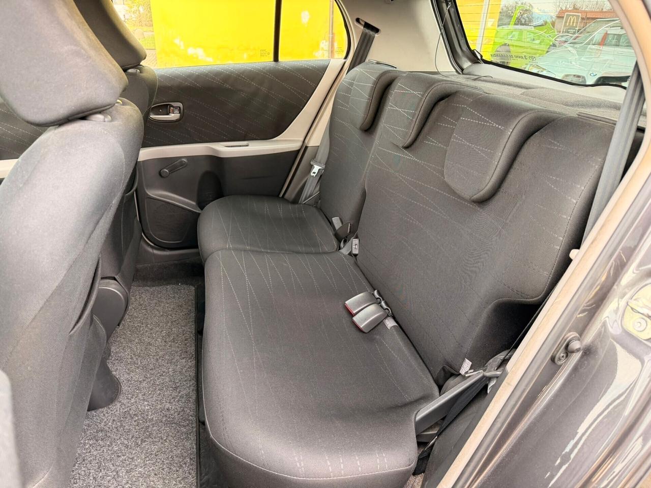 Toyota Yaris 1.3 B 5 porte Navi