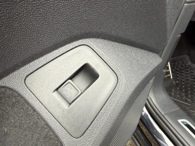 VOLKSWAGEN Tiguan 2.0 TDI 150 CV SCR DSG R-Line NAVI - LED - ACC