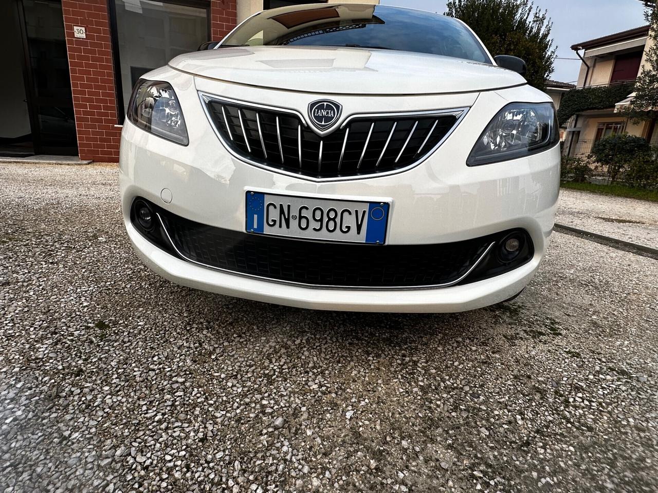Lancia Ypsilon 1.0 FireFly 5 porte S&S Hybrid Platino Plus