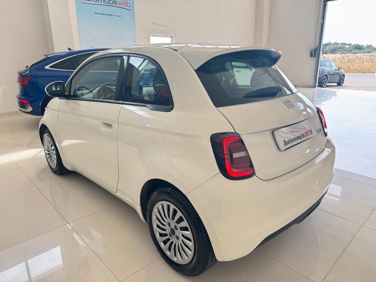 Fiat 500 500e Berlina 42 kWh La Prima